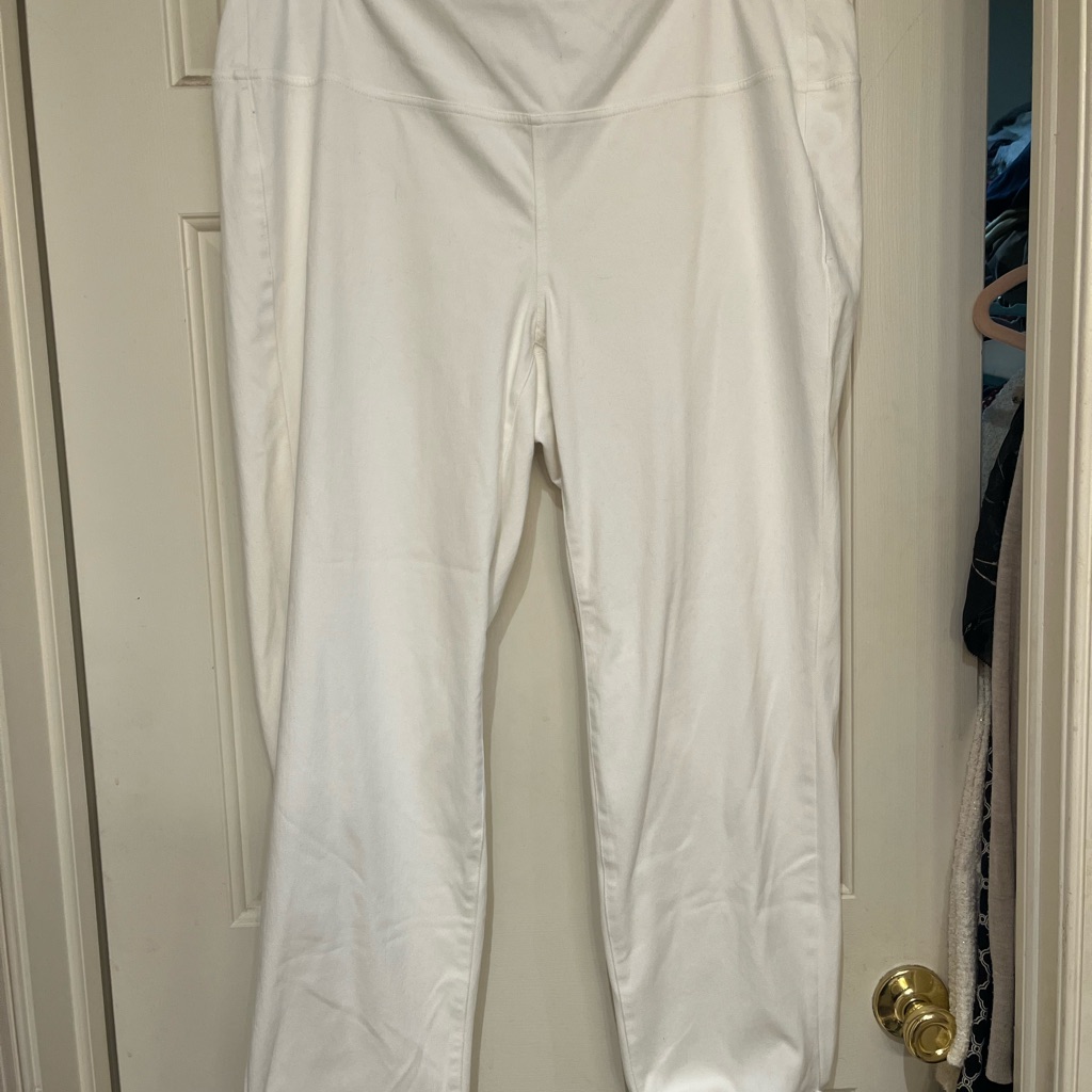 J. Jill- From The Wearever Collection.White Denim Pull On Pants- Pockets On Back